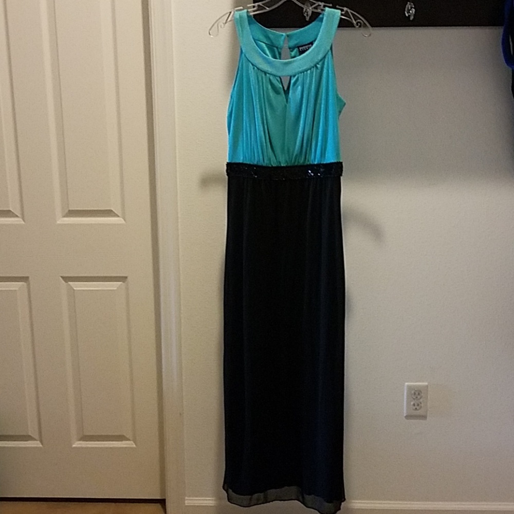 Beautiful floor length dress. WORN ONCE!